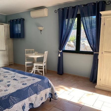 Hotel Villa Del Parco Ла-Маддалена Экстерьер фото
