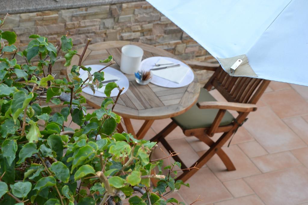 Hotel Villa Del Parco Ла-Маддалена Экстерьер фото
