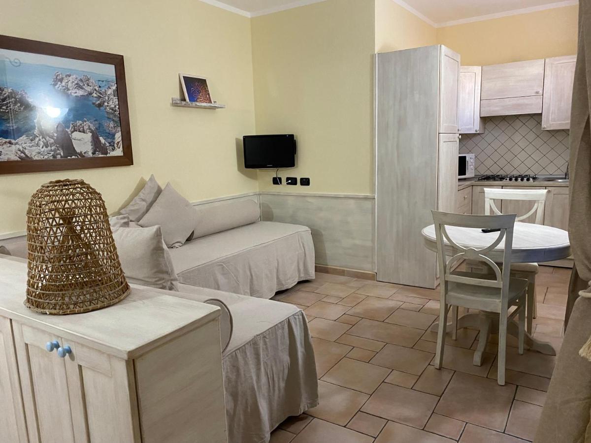 Hotel Villa Del Parco Ла-Маддалена Экстерьер фото