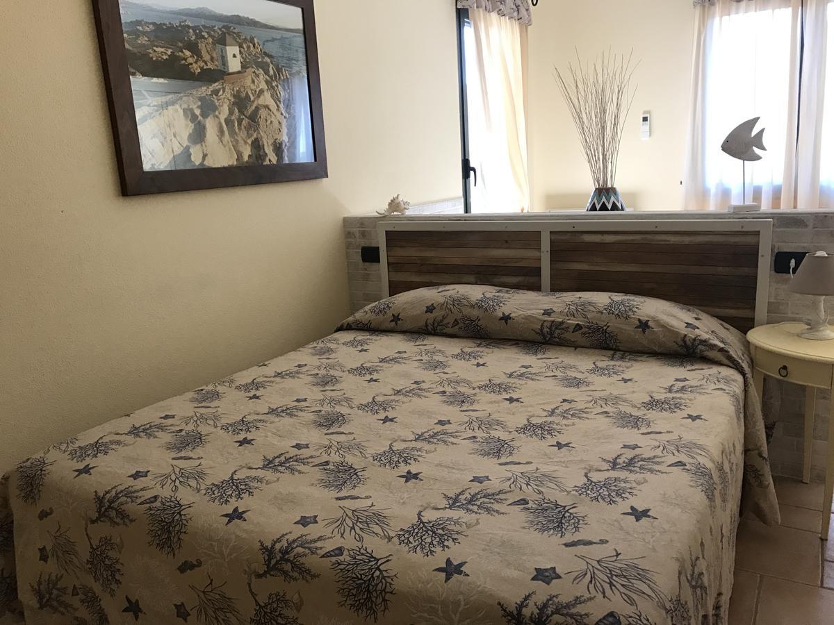 Hotel Villa Del Parco Ла-Маддалена Экстерьер фото